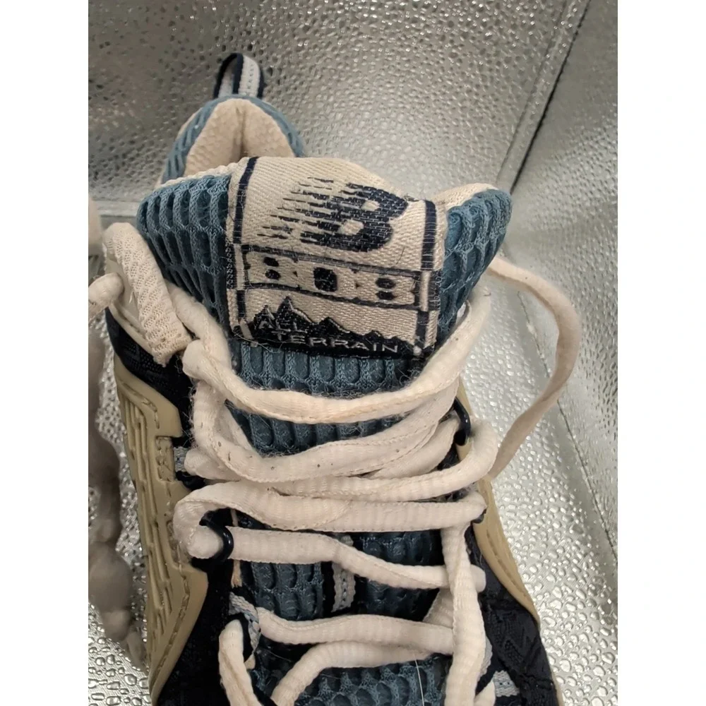 NEW BALANCE 808 Womens Size 8D Navy Blue Sneakers‎ Could Use New Laces